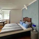 Konukevi Haus E Zell an der Mosel