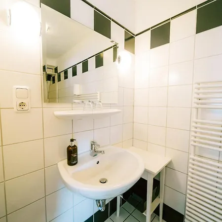 Haus E 摩泽尔河畔的泽尔