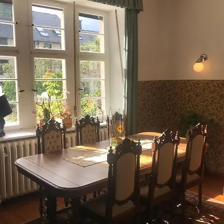 Πανσιόν Haus E Zell an der Mosel