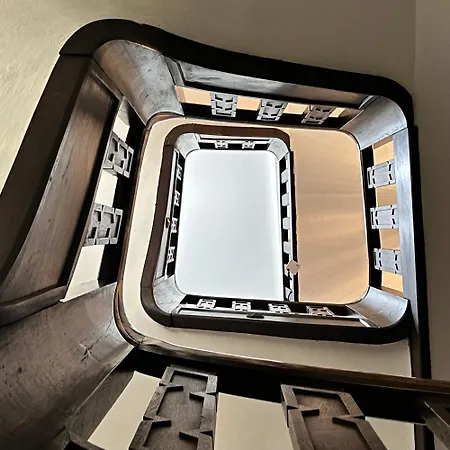 Haus E 招待所 摩泽尔河畔的泽尔