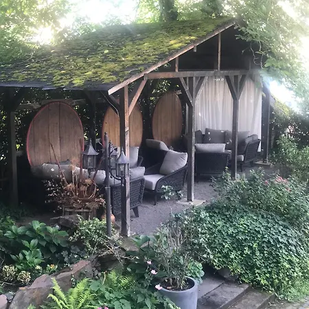 Haus E Πανσιόν