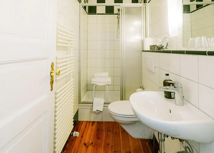 Haus E Pensjonat Zell an der Mosel