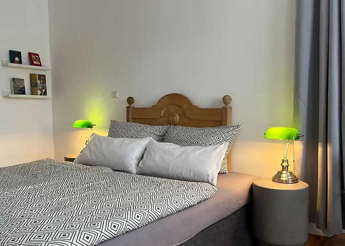 Haus E Pensjonat Zell an der Mosel